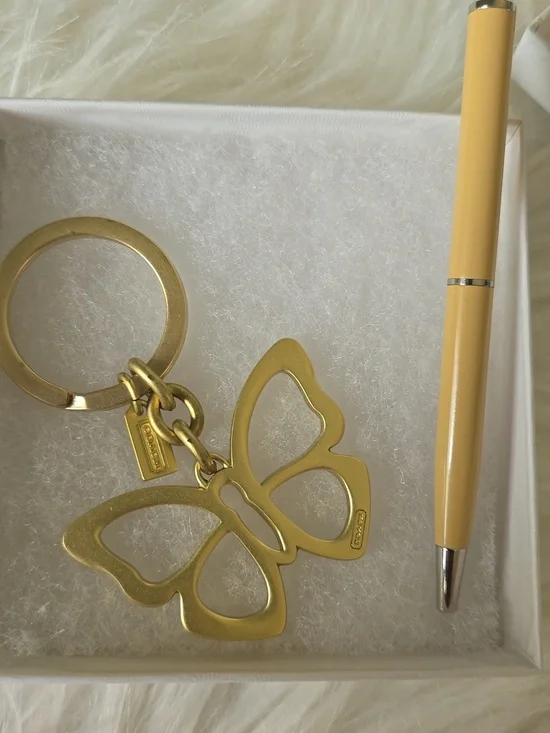 Coach Gold Butterfly Key Ring with Coach Pen 2 Fer NWOT - Picture 6 of 8